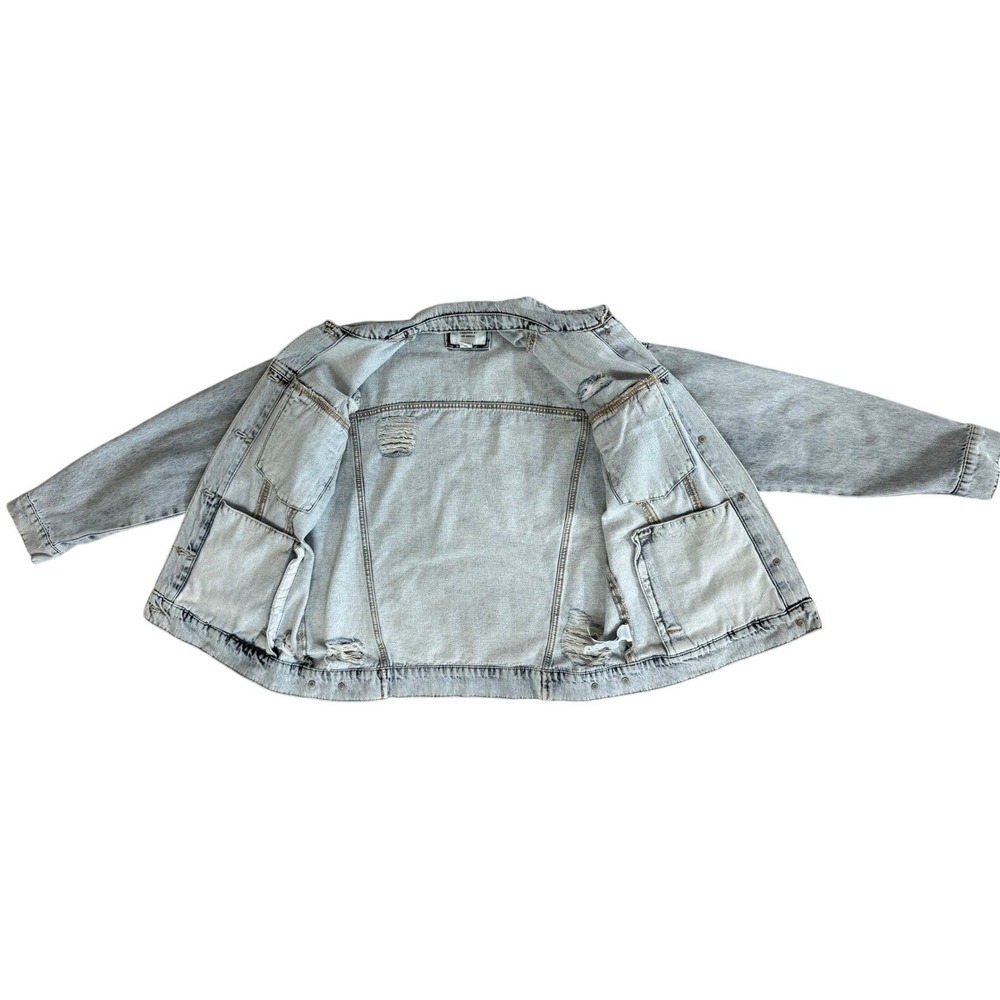 Forever 21 Distressed Denim Jacket Light Wash Oversized Jean Trucker Small - Picture 6 of 10